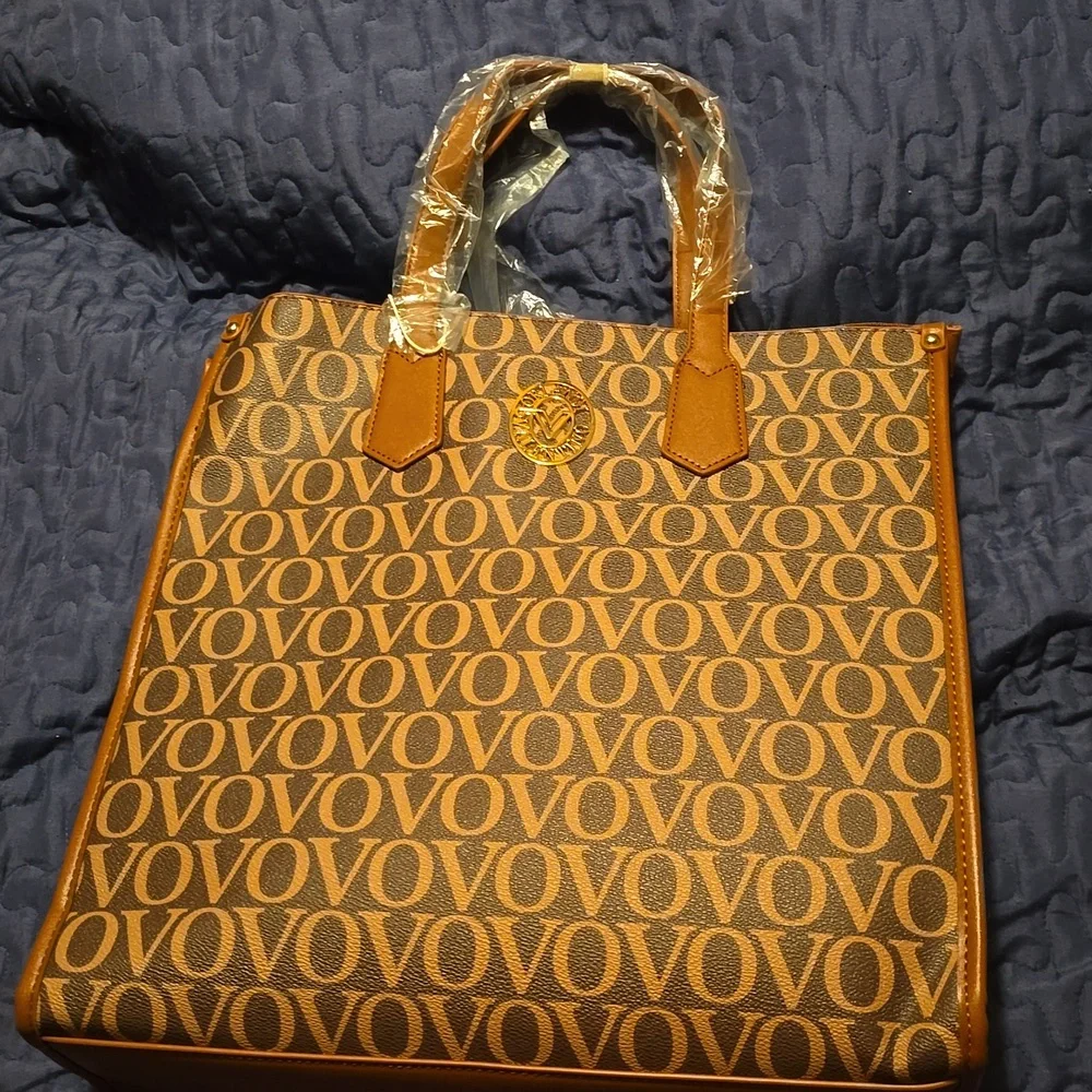 Tote - Picture 1 of 3